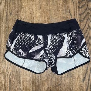 Lululemon black and white shorts, size 6